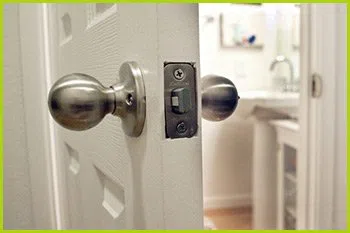 Expert Locksmith Services Hunt Valley, MD 410-397-0055 - 14-unlock-door
